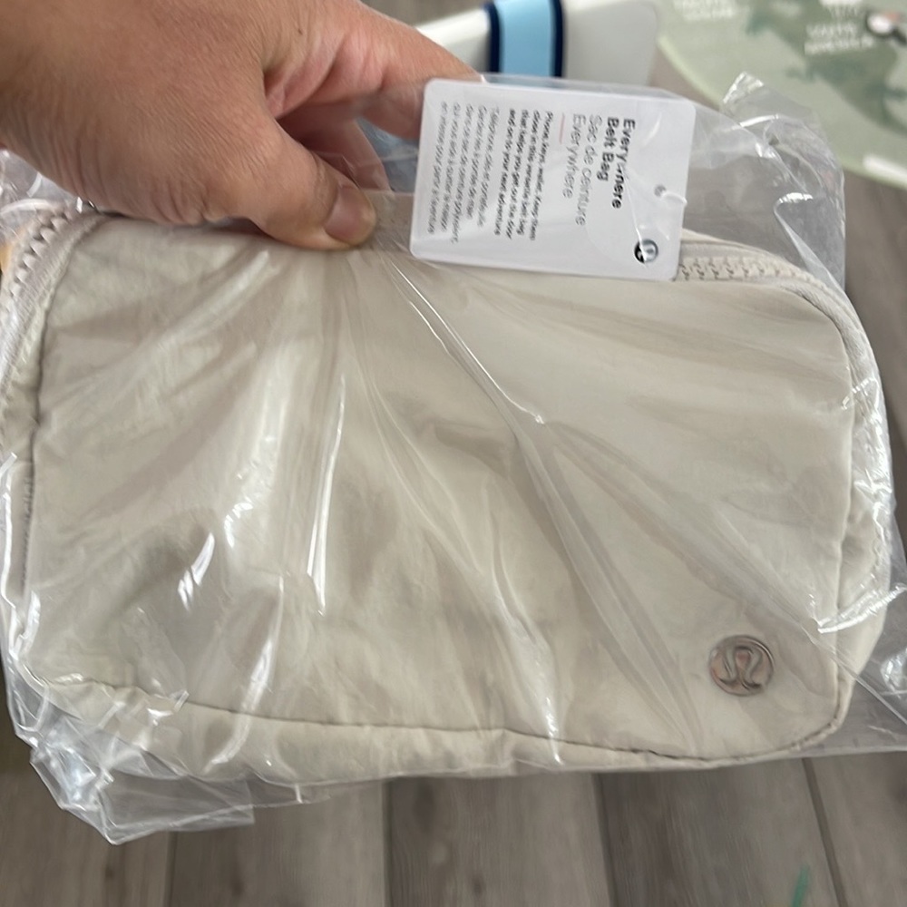 Lululemon Everywhere Belt Bag- White Opal